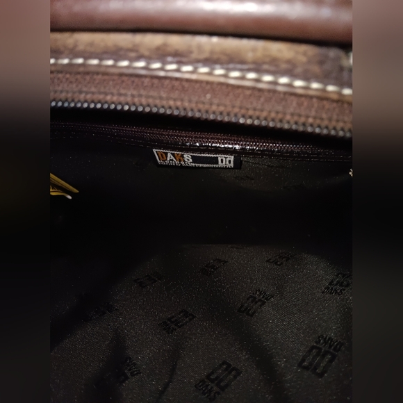 Daks London leather messenger bag with monogram strap - Picture 6 of 7